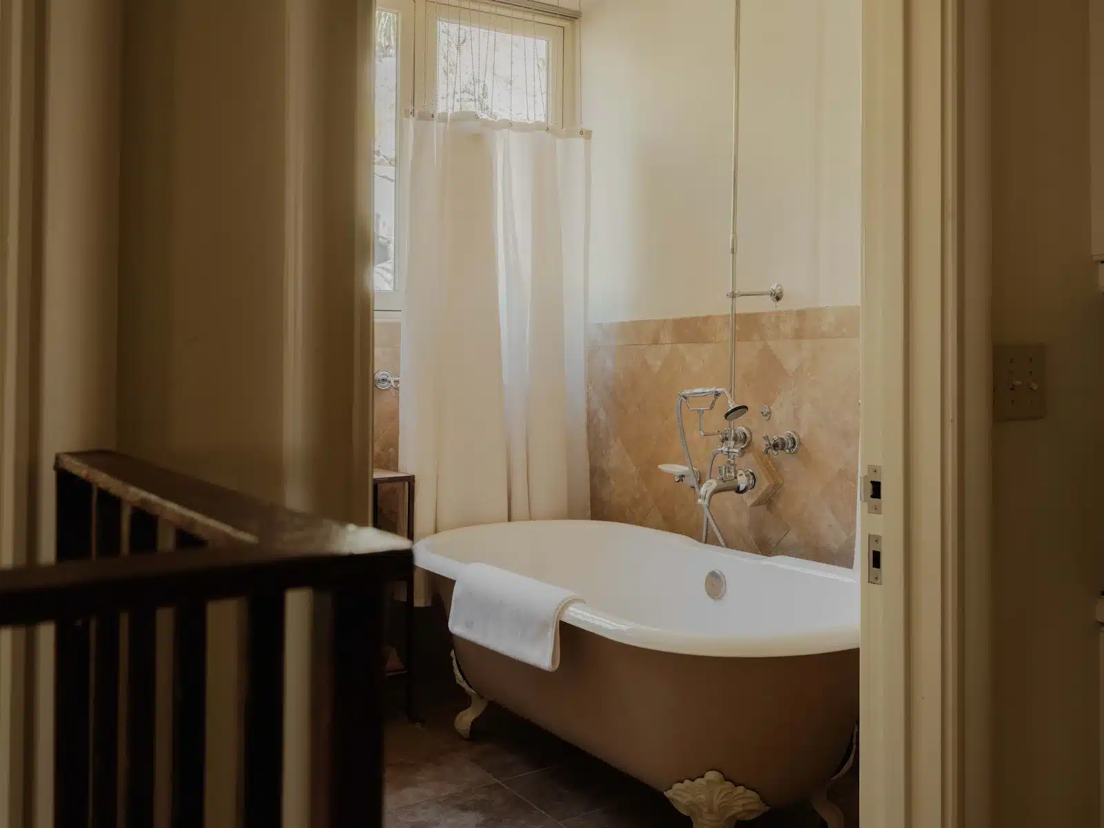 Loft freestanding tub